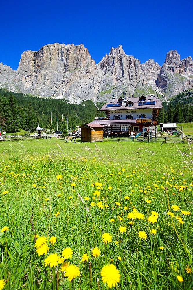 Restaurant, Sella Pass, Trento and Bolzano Provinces, Italian Dolomites, Italy, Europe