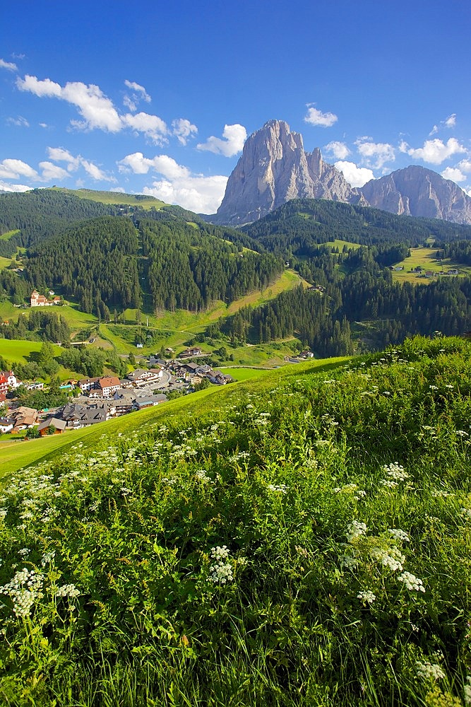 St. Cristina overlooked by Sassolungo Mountain, Gardena Valley, Bolzano Province, Trentino-Alto Adige/South Tyrol, Italian Dolomites, Italy, Europe