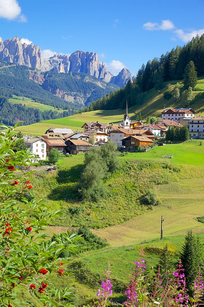 Moena, Fassa Valley, Trento Province, Trentino-Alto Adige/South Tyrol, Italian Dolomites, Italy, Europe