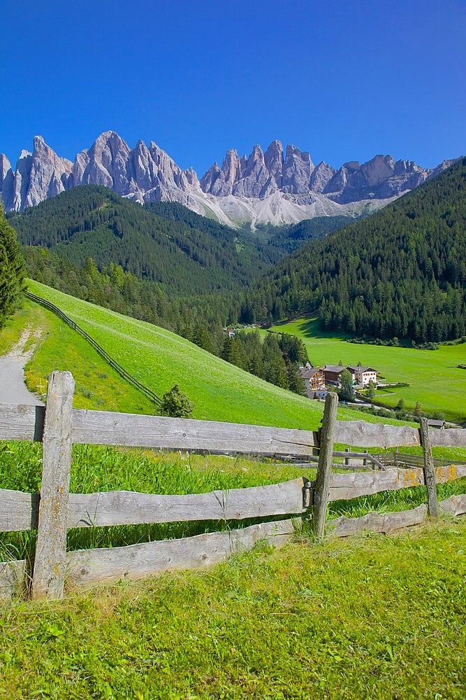 Val di Funes, Bolzano Province, Trentino-Alto Adige/South Tyrol, Italian Dolomites, Italy, Europe