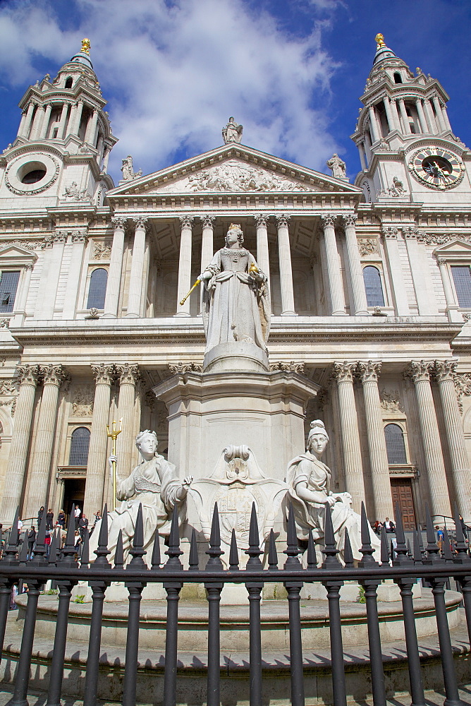 View of St. Paul's Cathedral, London, England, United Kingdom, Europe