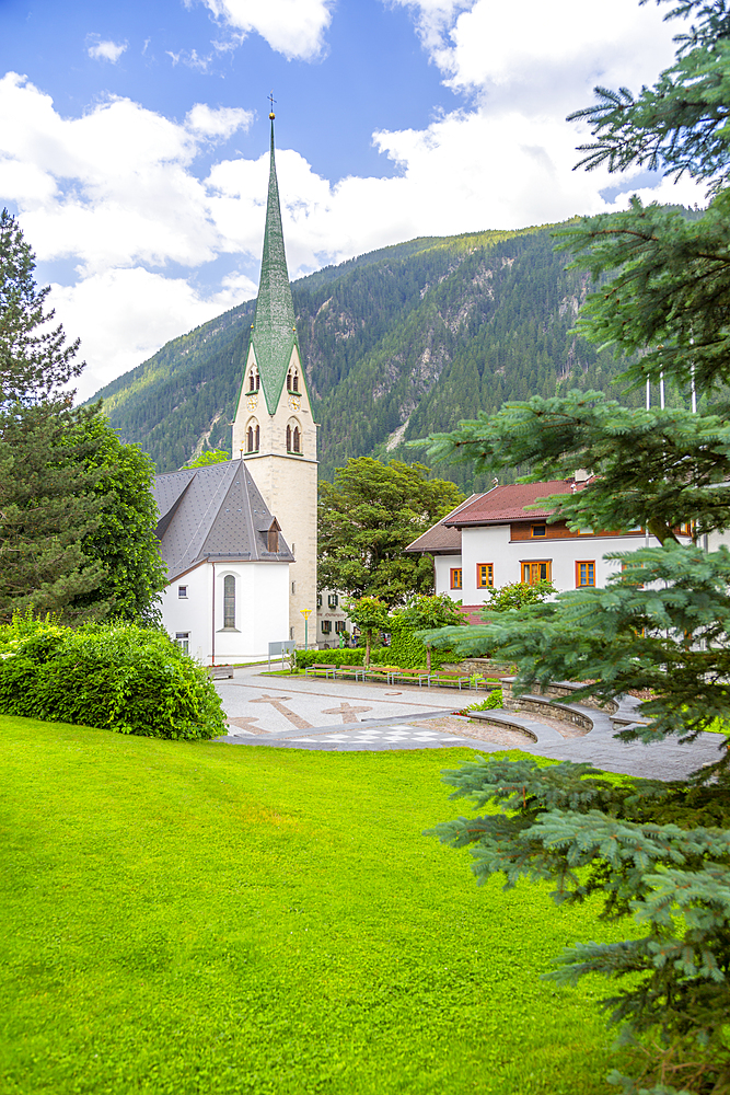 View of Pfarrkirche, Catholic Church in the town centre, Mayrhofen, Tyrol, Austria, Europe