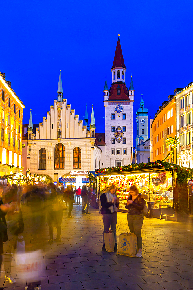 View of Christmas Market in Marienplatz and Old Town Hall at dusk, Munich, Bavaria, Germany, Europe