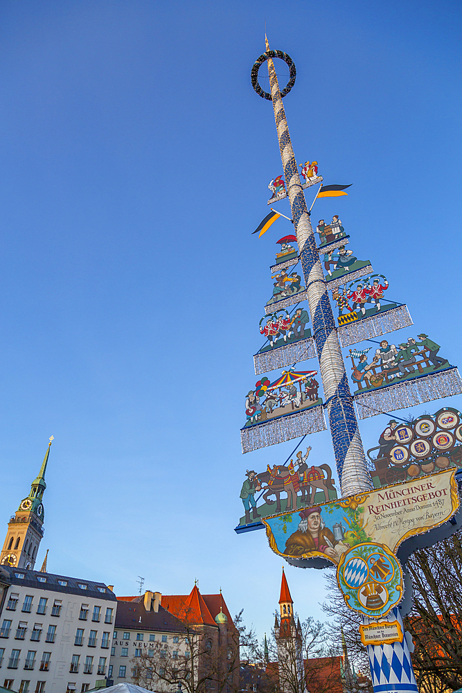 View of Viktualienmarkt at Christmas, Munich, Bavaria, Germany, Europe