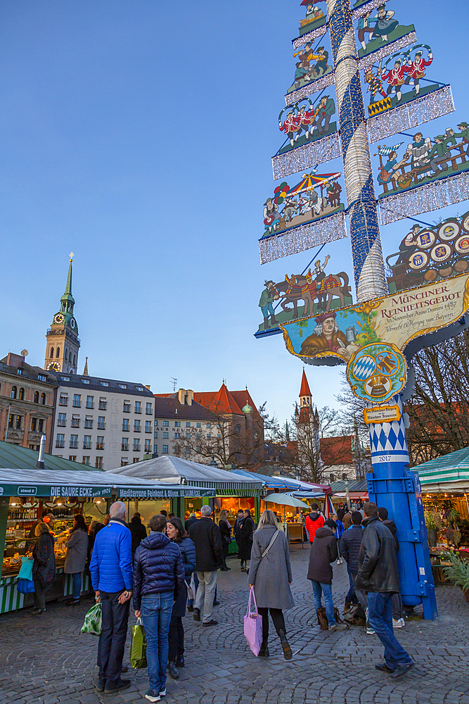 View of Viktualienmarkt at Christmas, Munich, Bavaria, Germany, Europe