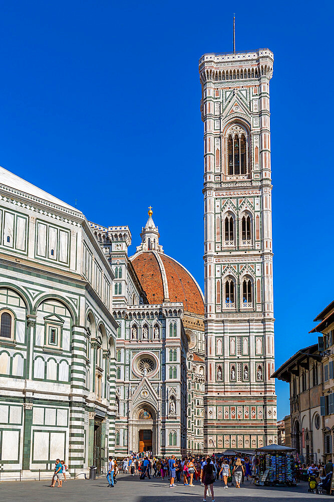 View of the Baptistery and Campanile di Giotto, Piazza del Duomo, Florence (Firenze), UNESCO World Heritage Site, Tuscany, Italy, Europe