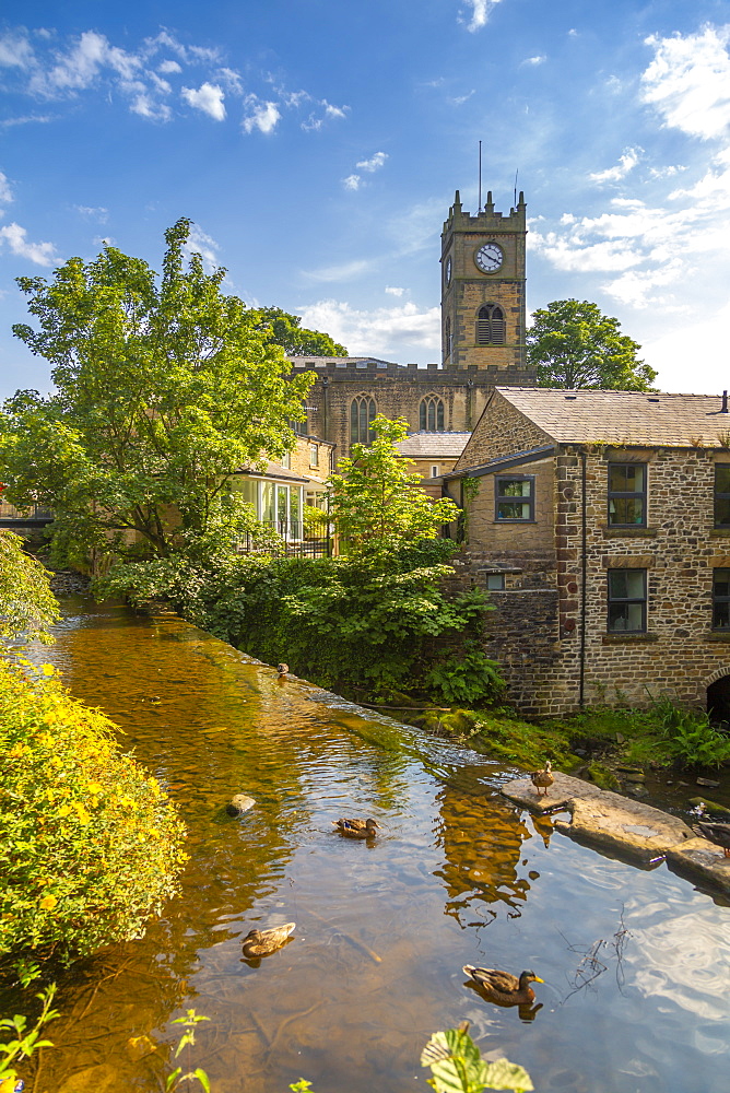 View of St. Mathews Church and duck pond, Hayfield, High Peak, Derbyshire, England, United Kingdom, Europe