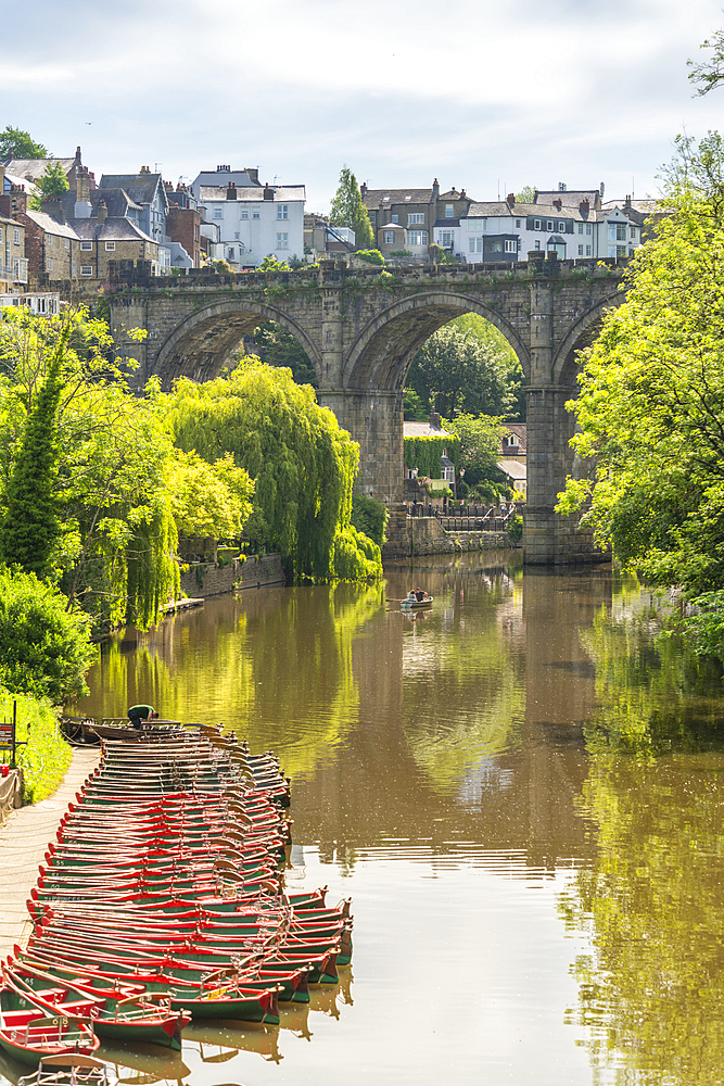 View of Knaresborough viaduct and the River Nidd with town houses in the background, Knaresborough, North Yorkshire, England, United Kingdom, Europe