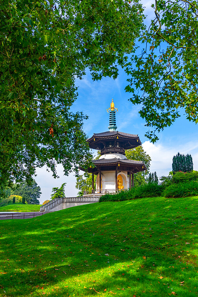 View of The London Peace Pagoda, Battersea Park, Nine Elms Lane, London, England, United Kingdom, Europe