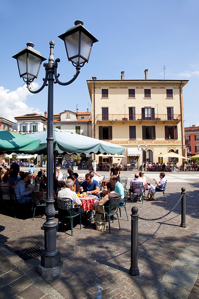 Piazza and cafe, Menaggio, Lake Como, Lombardy, Italy, Europe