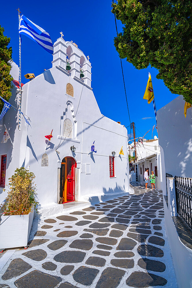 View of chapel and whitewashed narrow street, Mykonos Town, Mykonos, Cyclades Islands, Greek Islands, Aegean Sea, Greece, Europe