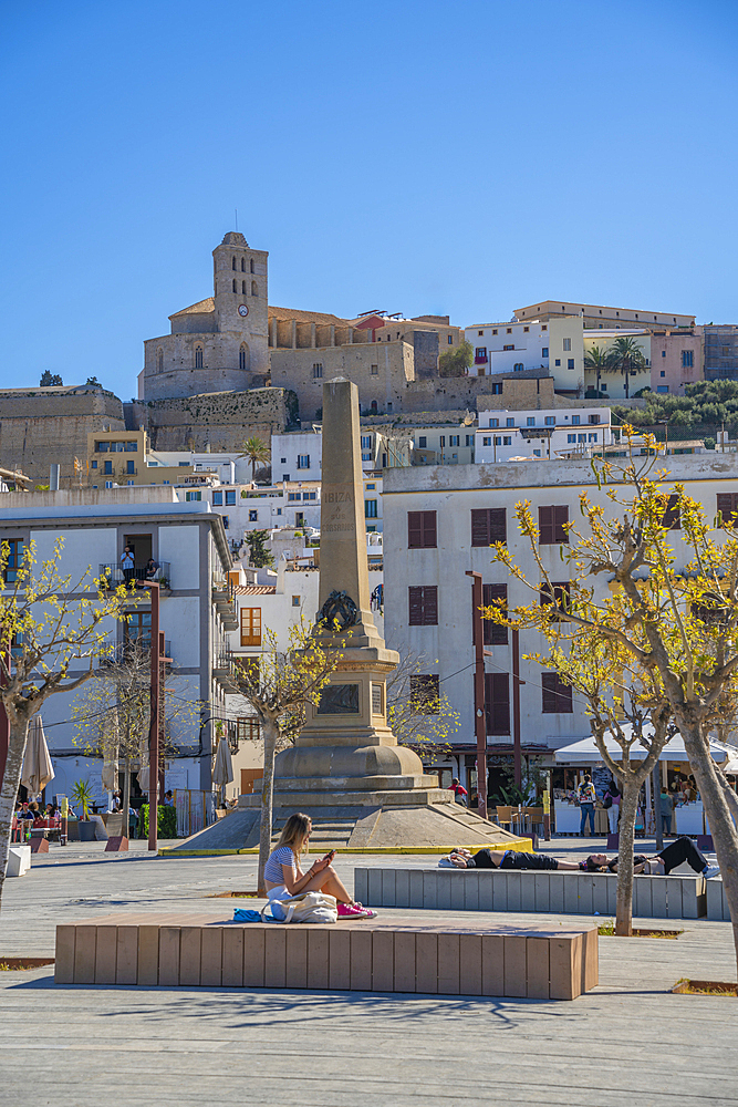 View of Obelisk to the Corsairs in Ibiza Harbour overlooked by Cathedral, Ibiza Town, Eivissa, Balearic Islands, Spain, Mediterranean, Europe