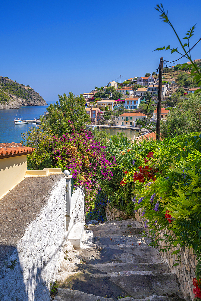 View of harbour and colourful houses in Assos, Assos, Kefalonia, Ionian Islands, Greek Islands, Greece, Europe