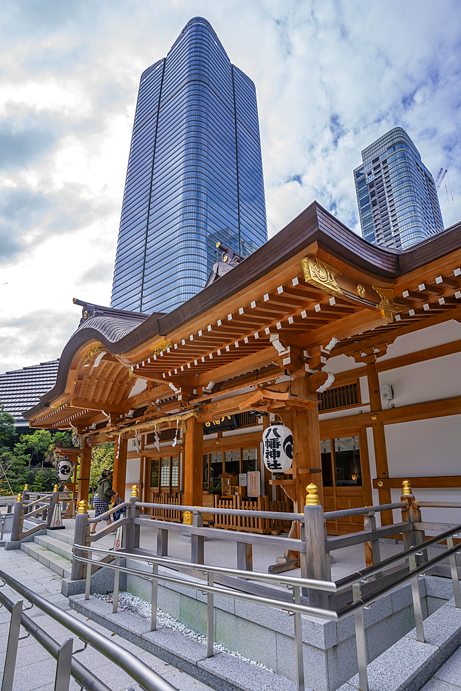 View of Nishikubo Hachiman Shinto Shrine and high rise buildings, 5 Chome, Toranomon, Minato City, Tokyo, Honshu, Japan