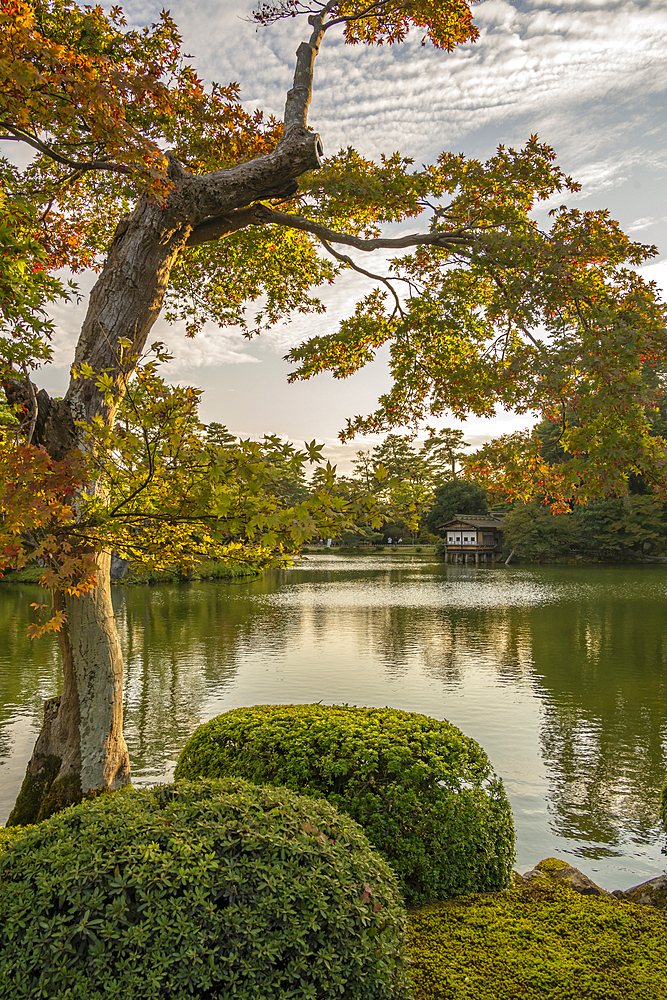 View of Kasumiga-ike Pond in Kenrokumachi Japanese Garden, Kanazawa City, Ishikawa Prefecture, Honshu, Japan