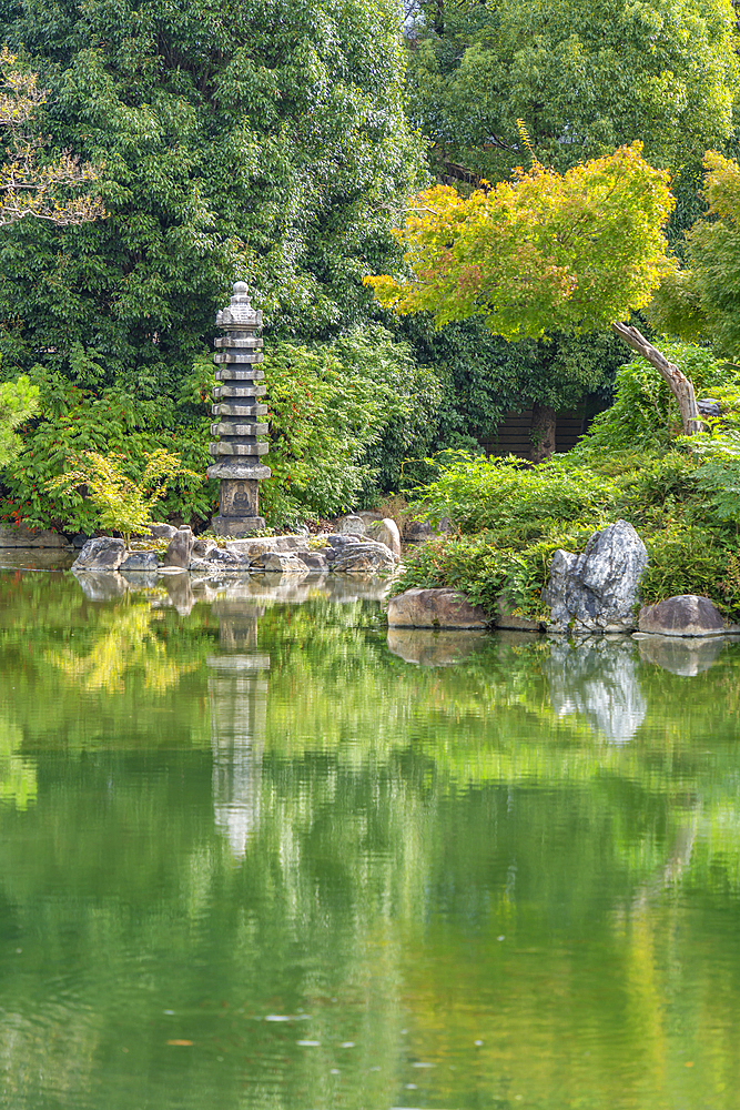 View of Shōseien Garden during early Autumn, Kyoto, Shimogyo Ward, Higashitamamizucho, Japan, Asia