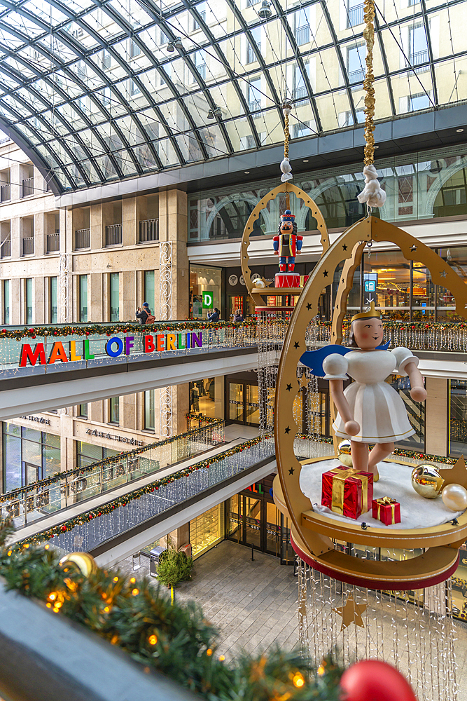 View of interior of the Mall of Berlin at Christmas, Mitte, Berlin, Germany, Europe