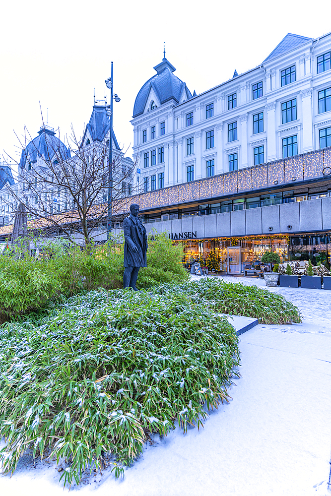 View of cafes and restaurants on Victoria Terrasse during winter, Oslo, Norway, Scandinavia, Europe