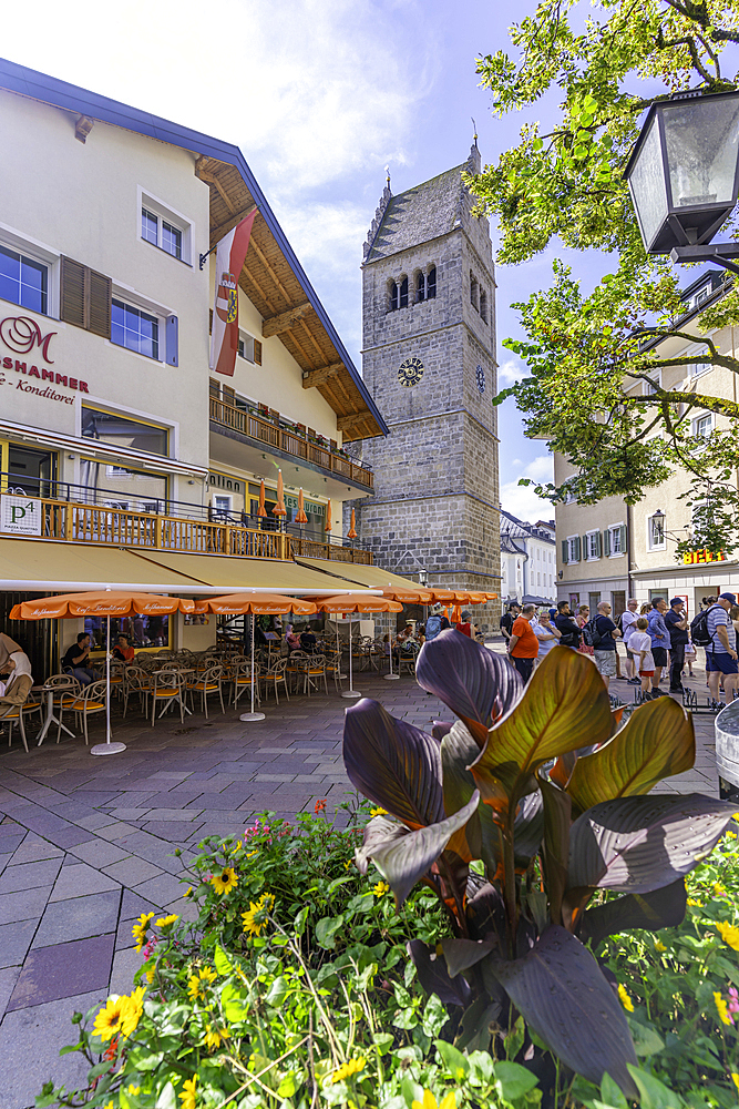 View of Stadtplatz in Zell am See on a sunny day, Zell am See, Salzburg, Austria, Europe