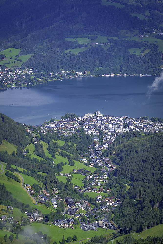View of Zell am See and cloud from Schmittenhöhebahn top station 2000m on a sunny day, Zell am See, Salzburg, Austria, Europe