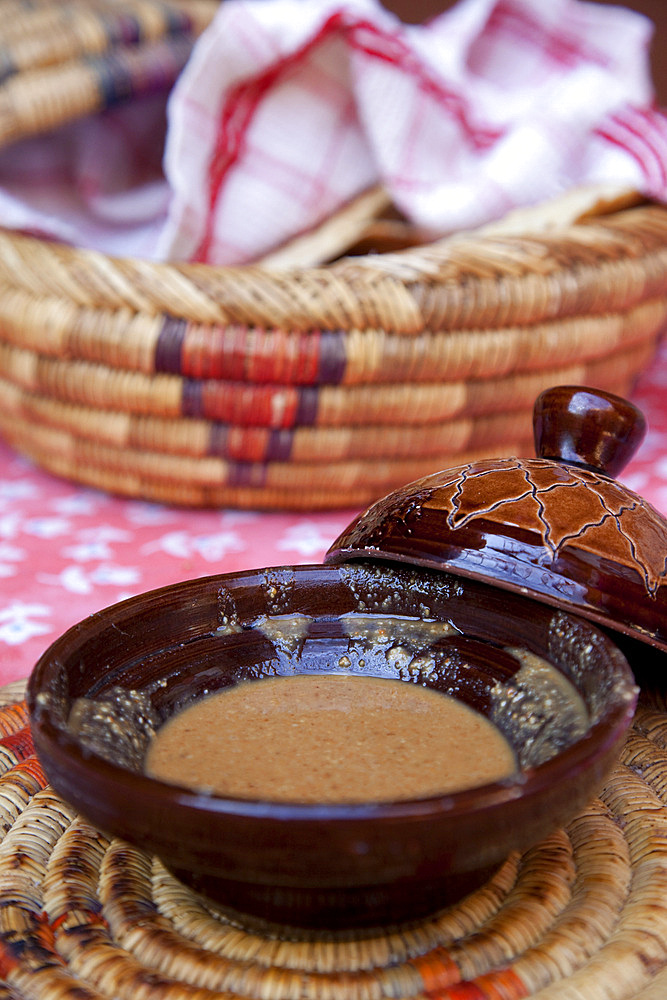 Argen making, Asni, Atlas Mountains, Morocco, North Africa, Africa