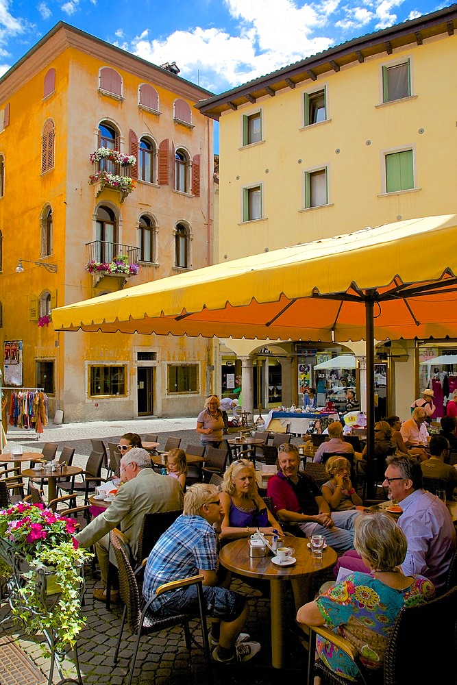 Cafe and local people, Piazza Mercato, Belluno, Province of Belluno, Veneto, Italy, Europe