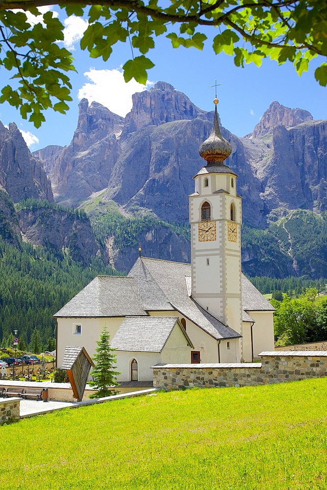 Church, Colfosco, Badia Valley, Bolzano Province, Trentino-Alto Adige, Italy, Europe