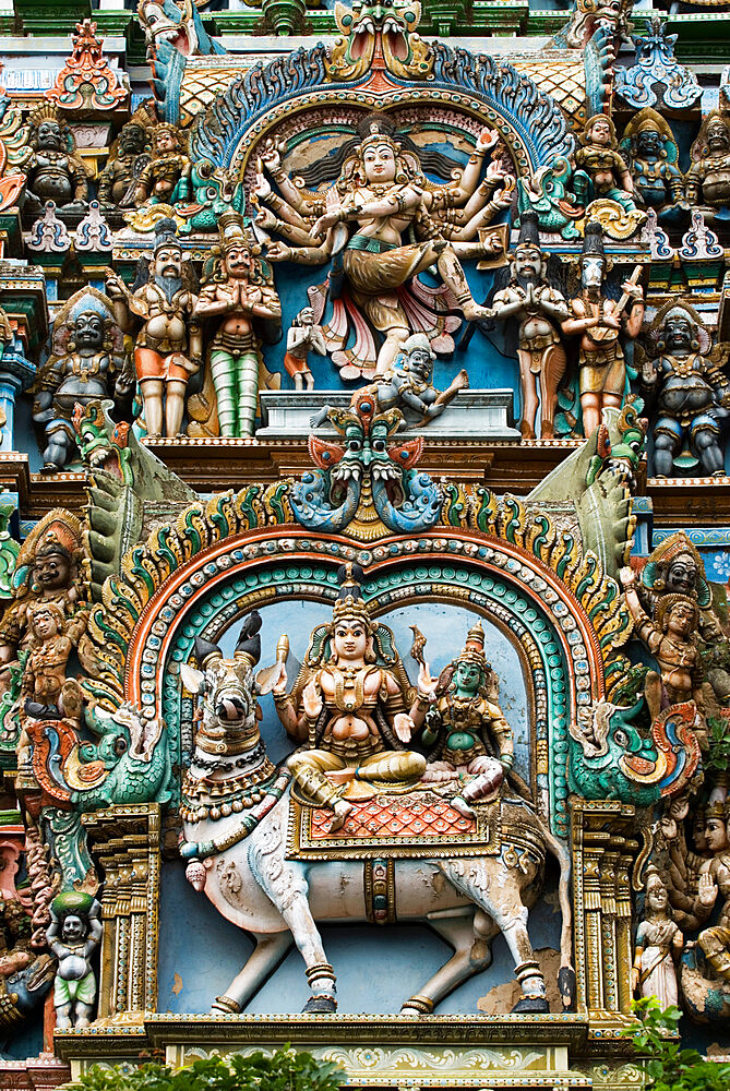 Detail of Hindu carvings, Sri Meenakshi Sundareshwara Temple, Madurai, Tamil Nadu, India, Asia