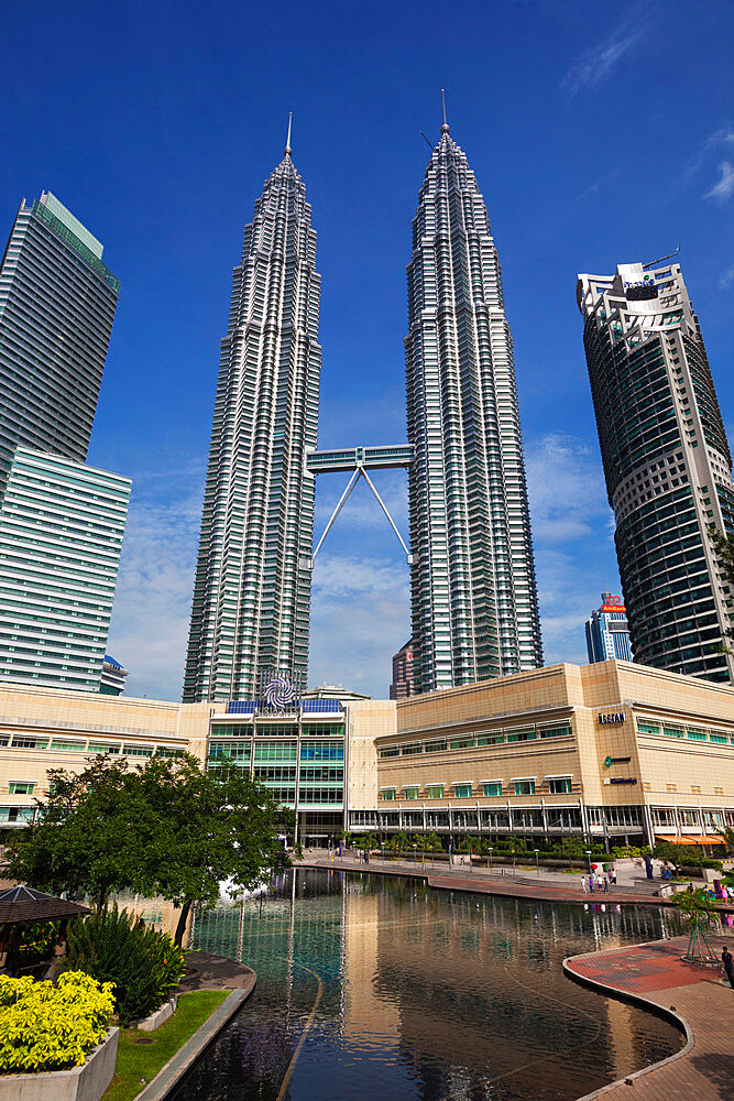 The Petronas Towers (Petronas Twin Tower), Kuala Lumpur, Malaysia, Southeast Asia, Asia