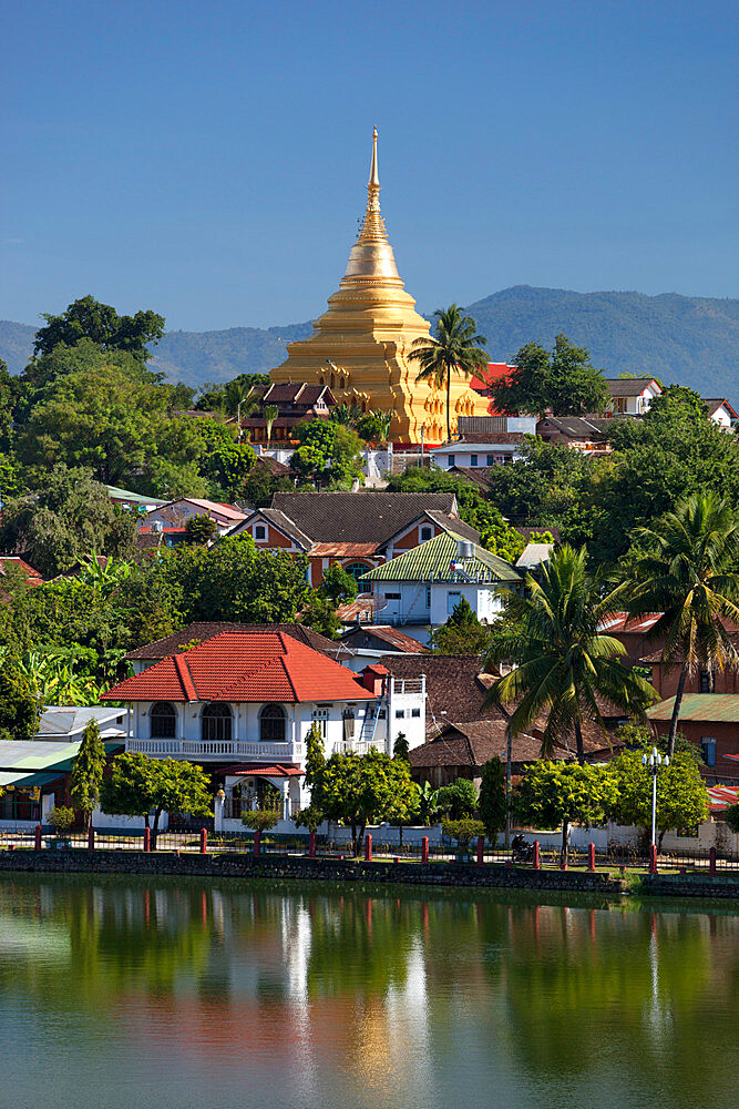 Wat Jong Kham and colonial era buildings on Naung Tung Lake, Kengtung, Shan State, Myanmar (Burma), Asia