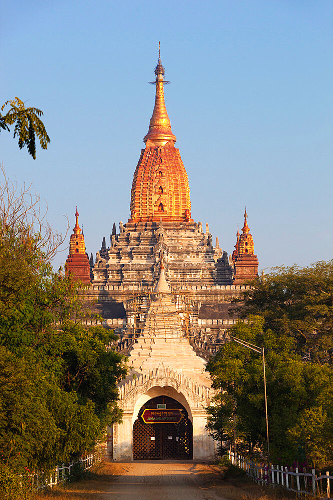 Ananda Temple, Bagan (Pagan), Central Myanmar, Myanmar (Burma), Asia