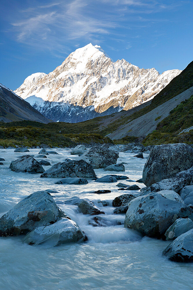 Hooker Valley and river with Mount Cook, Mount Cook National Park, UNESCO World Heritage Site, Canterbury region, South Island, New Zealand, Pacific