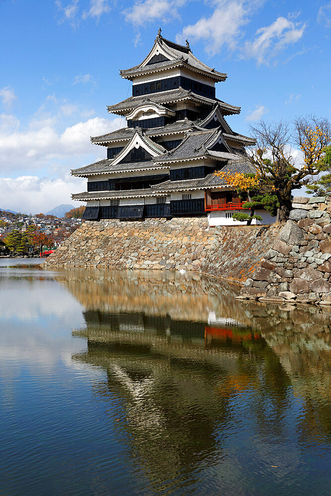 Matsumoto-jo (Wooden Castle), Matsumoto, Central Honshu, Japan, Asia