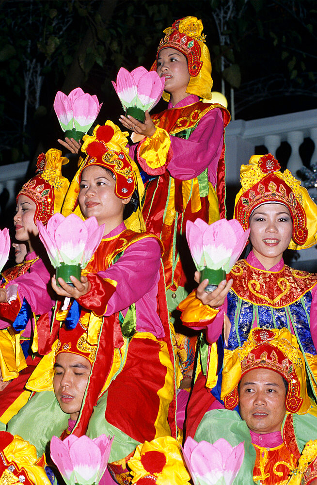 Traditional Vietnamese Lotus dance, Vietnam, Indochina, Southeast Asia, Asia