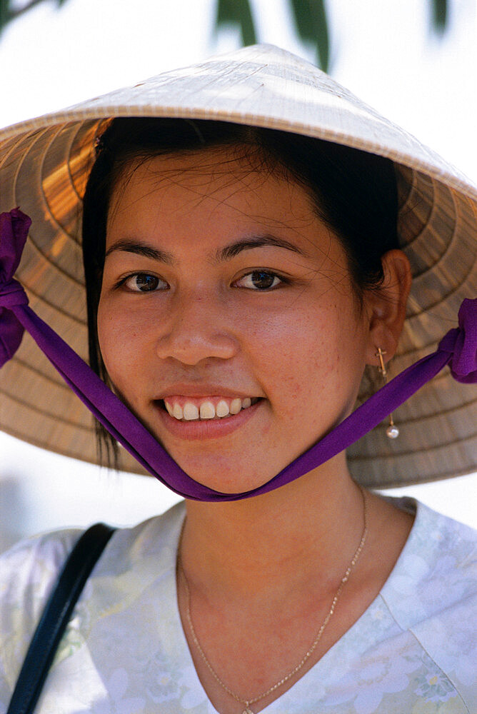 Portrait of young Vietnamese girl, Vietnam, Indochina, Southeast Asia, Asia