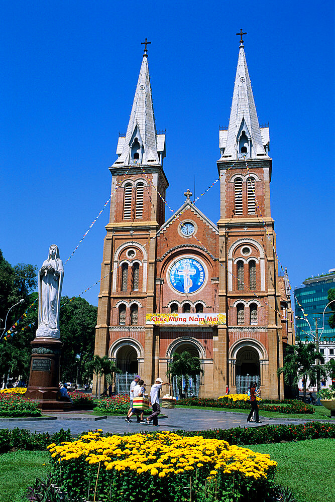 Saigon Notre-Dame Basilica, French colonial architecture, Ho Chi Minh City (Saigon), Vietnam, Indochina, Southeast Asia, Asia