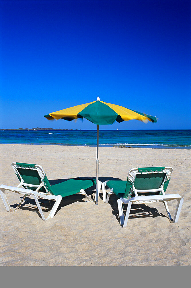 Beach scene, Corralejo, Fuerteventura, Canary Islands, Spain, Atlantic, Europe