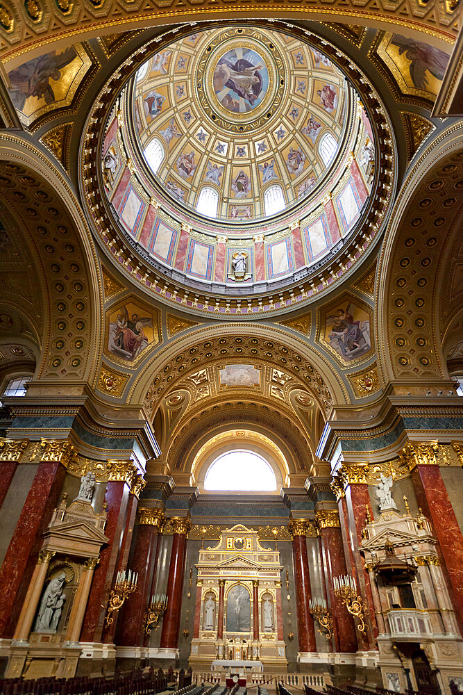 Interior and dome, St. Stephen's Basilica (Szent Istvan Bazilika), UNESCO World Heritage Site, Budapest, Hungary, Europe