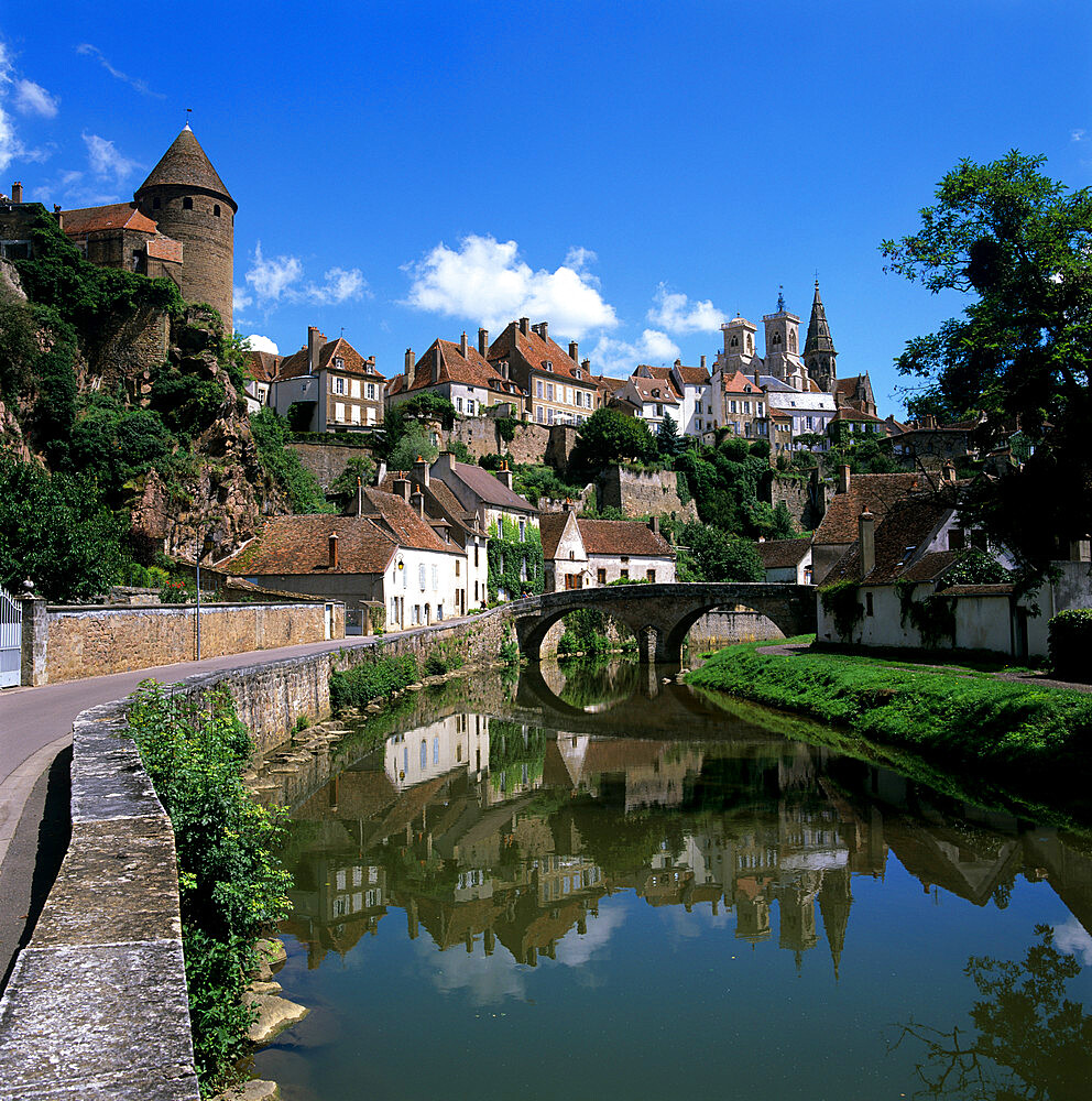 View of town on Armancon River, Semur en Auxois, Burgundy, France, Europe