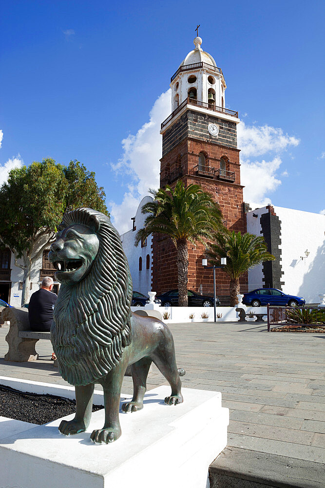 Main square and Church of Our Lady of Guadalupe, Teguise, Lanzarote, Canary Islands, Spain