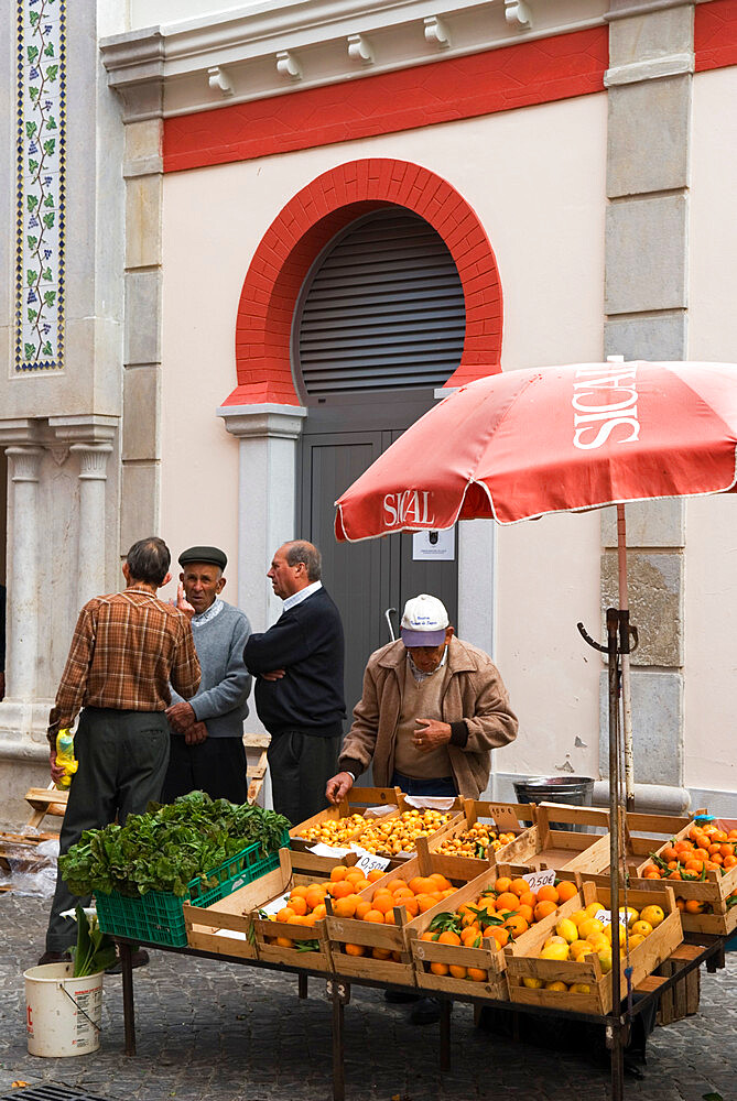 Saturday morning fruit and vegetable market, Loule, Algarve, Portugal, Europe