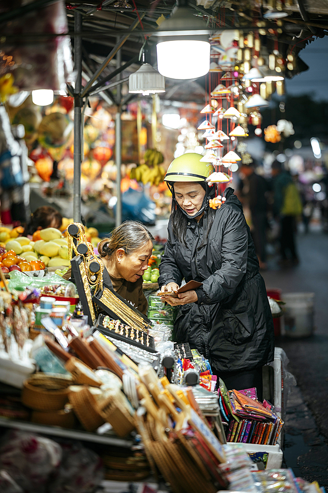 Night market, Hoi An, Quảng Nam Province, Vietnam