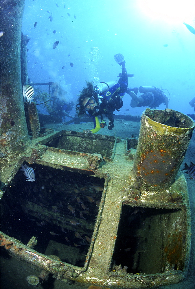 divers enjoying wreck diving in Barbados, Caribbean