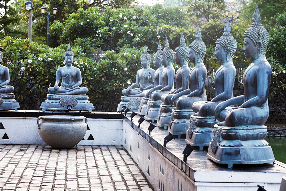 Buddha statues in Gangaramaya Temple, Sri Lanka, Colombo 