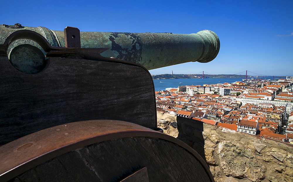 Cannon on Castle of Sao Jorge, Lisbon, Portugal