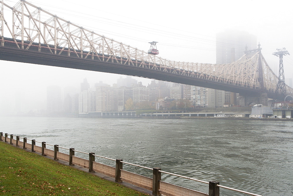 Overhead cable car by Queensboro Bridge, USA, New York State, New York City