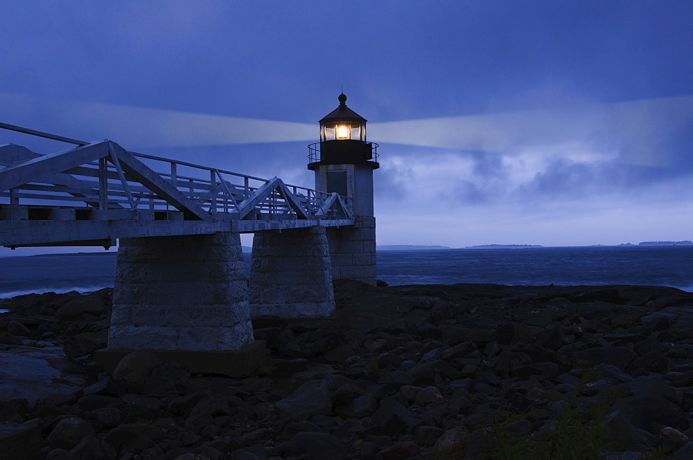 Lighthouse beacon