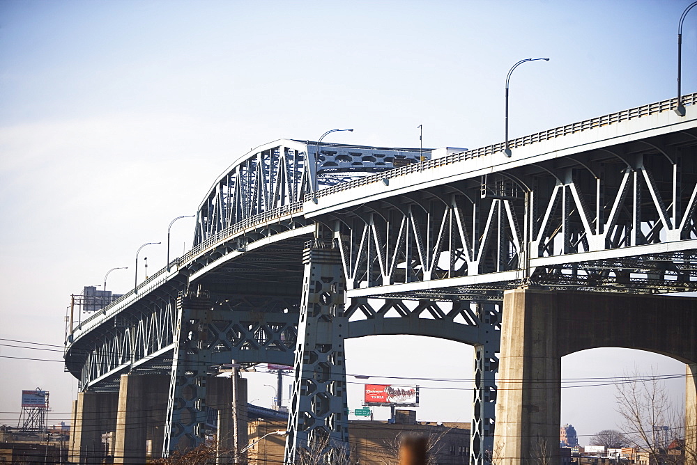 Elevated urban roadway