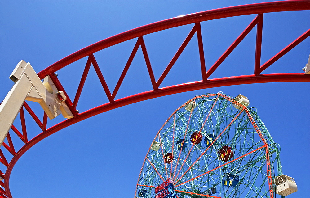 Amusement park rides