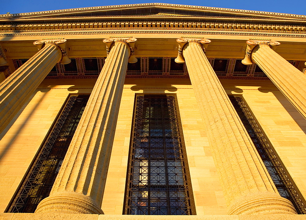 USA, Pennsylvania, Philadelphia, Philadelphia Museum of Art at sunset